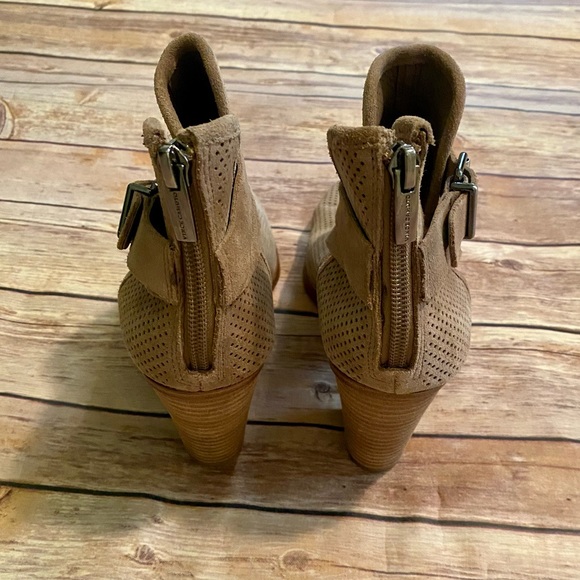 Vince Camuto Leather Booties NWT - Picture 3 of 4